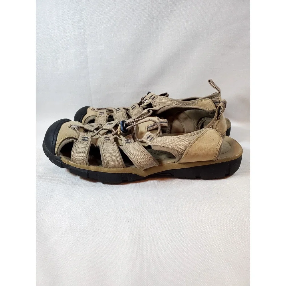 Croft & Barrow ● Men's Closed Toe Casual Sandals ● Size 10 ● Beige‎
